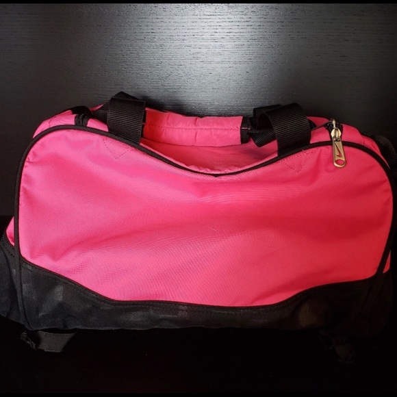 Nike Duffle Bag - Picture 2 of 5